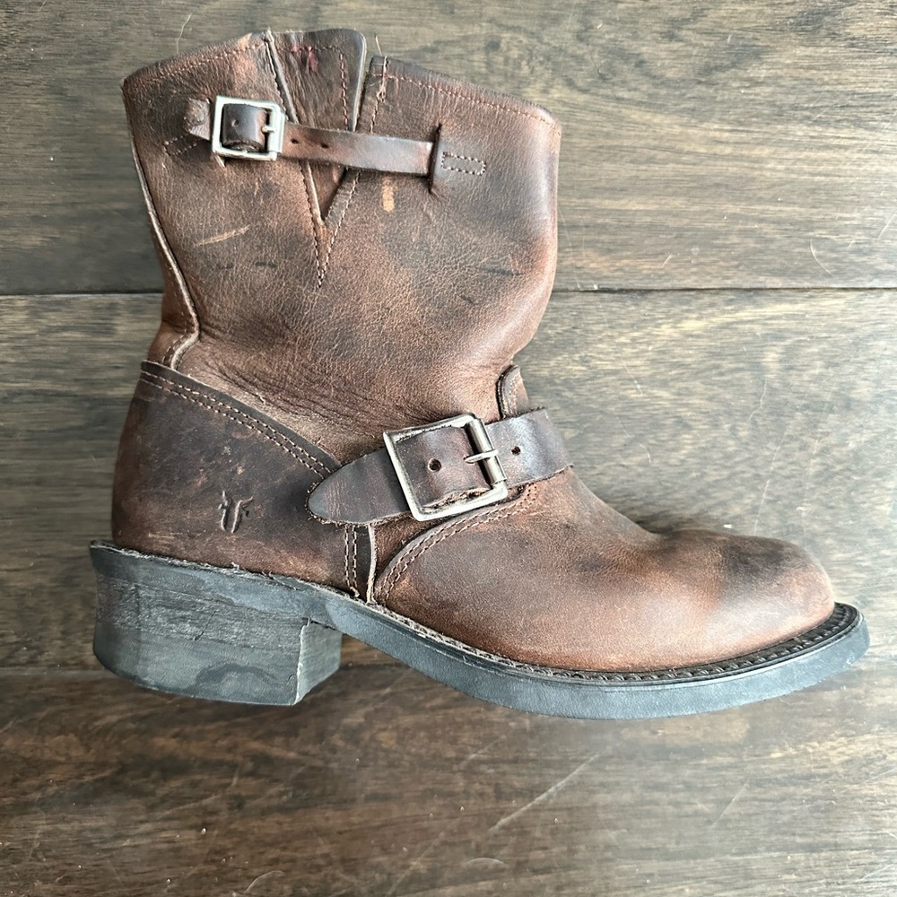 FRYE Veronica Short booties in Dark Brown